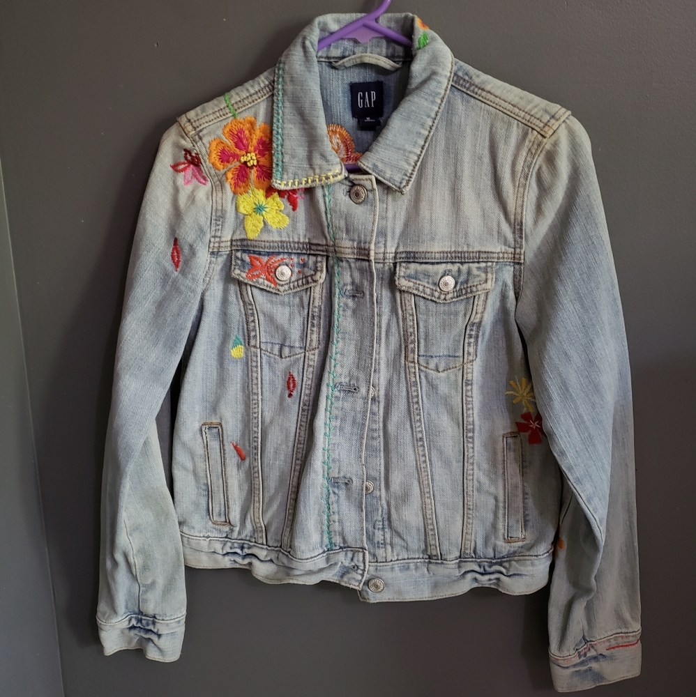 Embroidered vintage Gap jacket